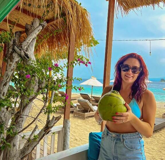 ペンション Zipp Bar Restaurant & Bungalows