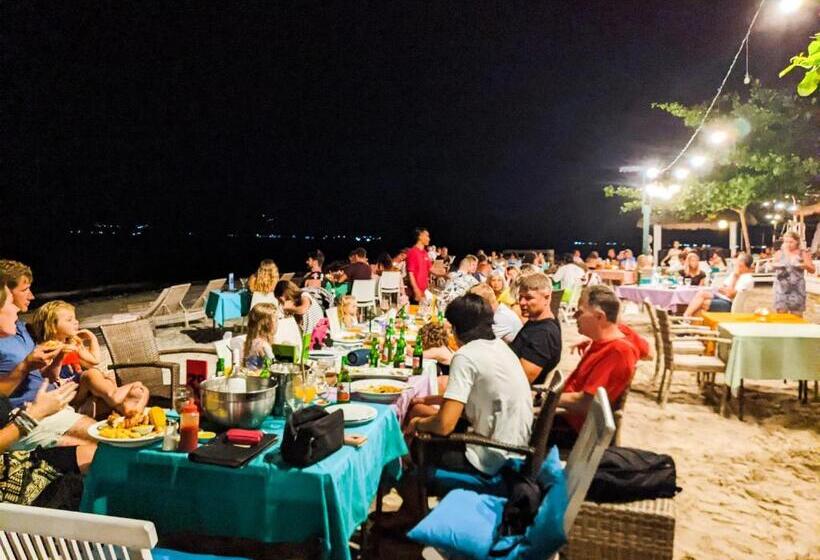 ペンション Zipp Bar Restaurant & Bungalows