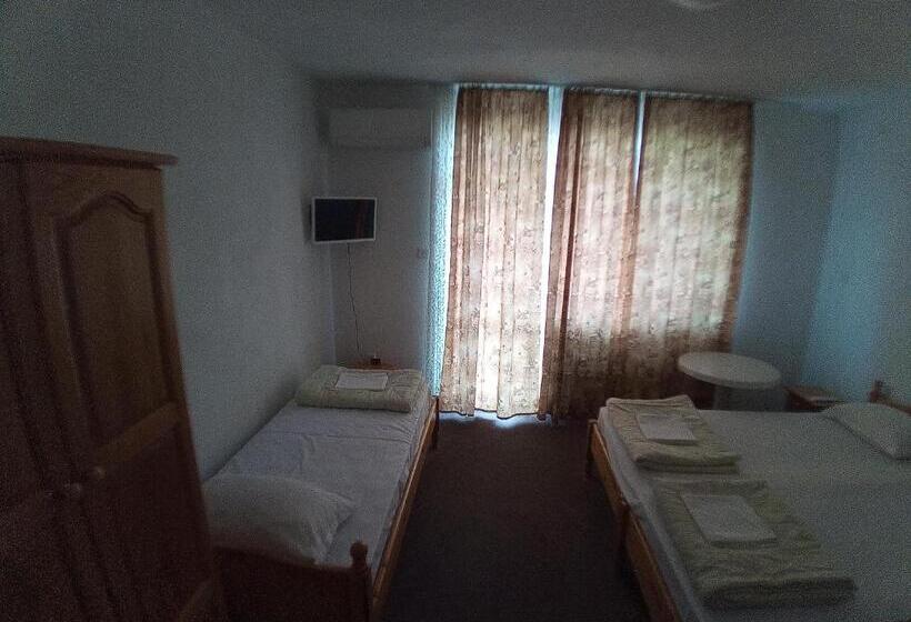 پانسیون Zlatevi Guest House