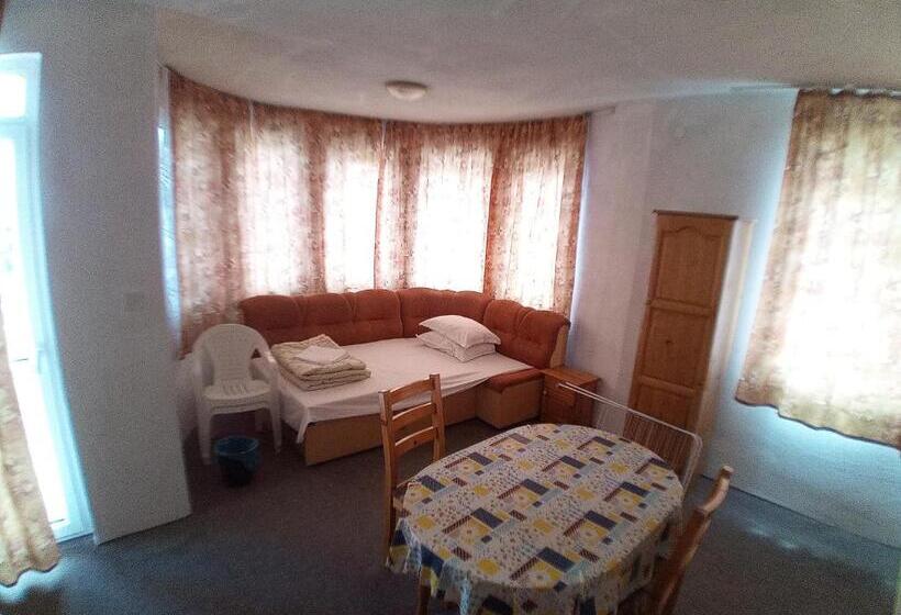 پانسیون Zlatevi Guest House