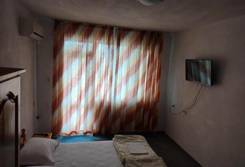 پانسیون Zlatevi Guest House