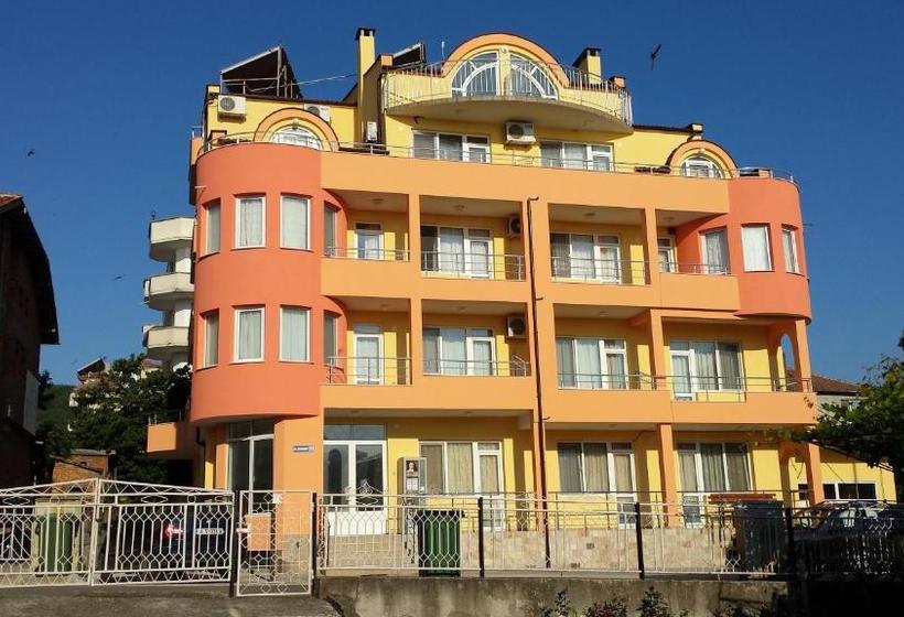 پانسیون Zlatevi Guest House