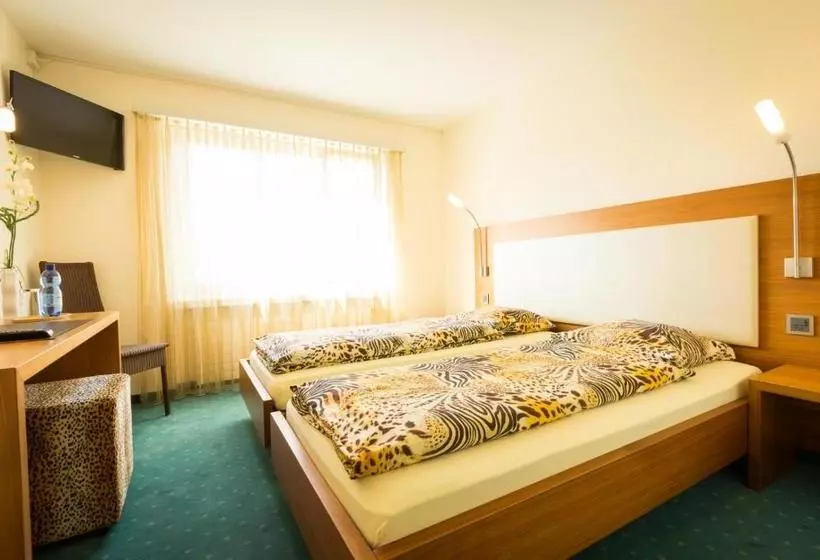 Retkeilymaja Franz Anton