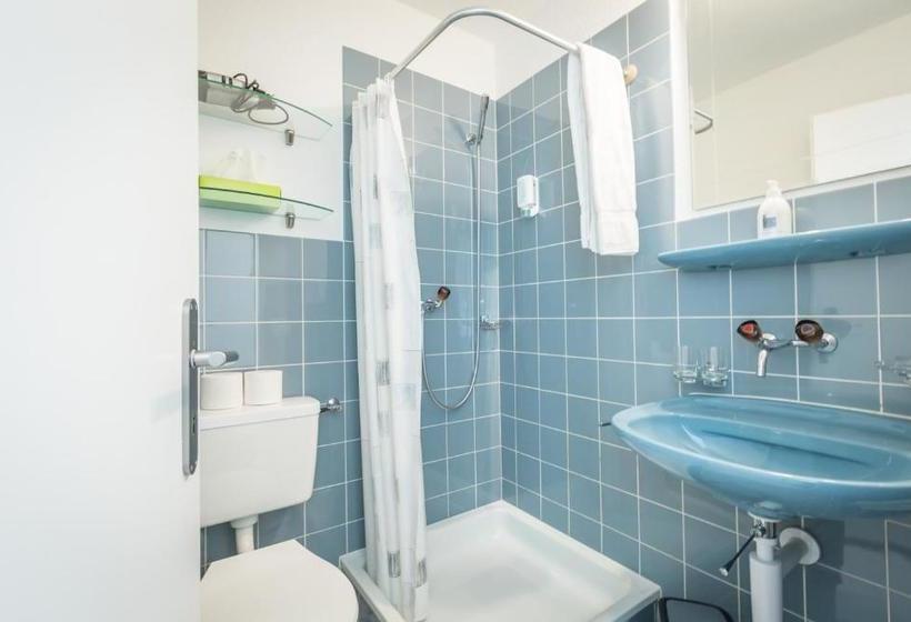 הוסטל Franz Anton