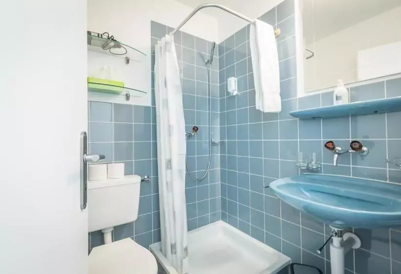 Retkeilymaja Franz Anton