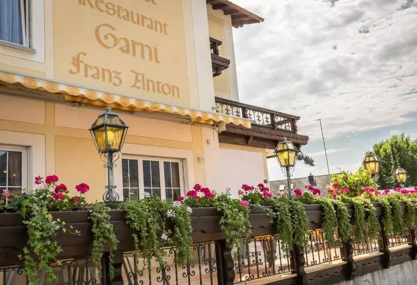 Retkeilymaja Franz Anton