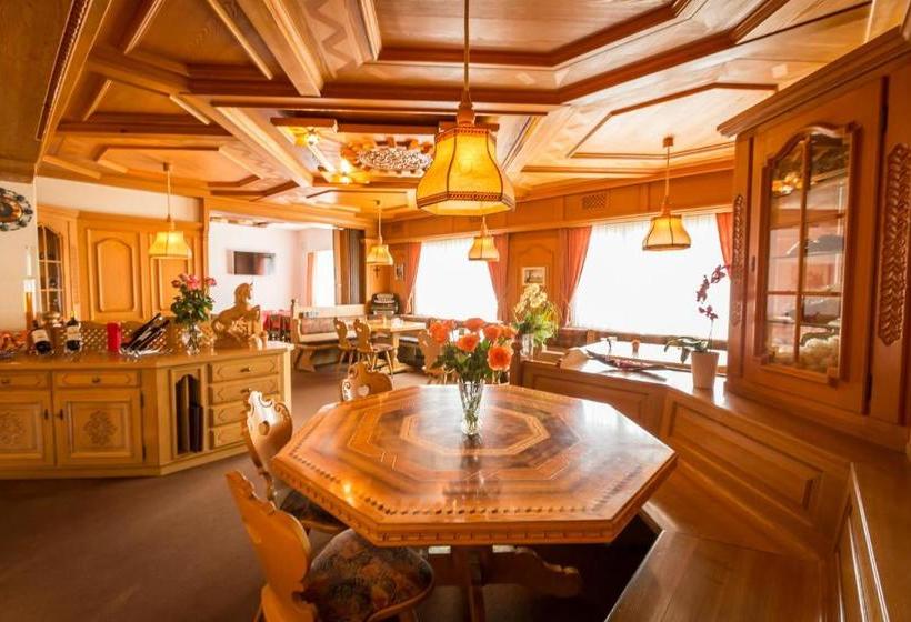 הוסטל Franz Anton