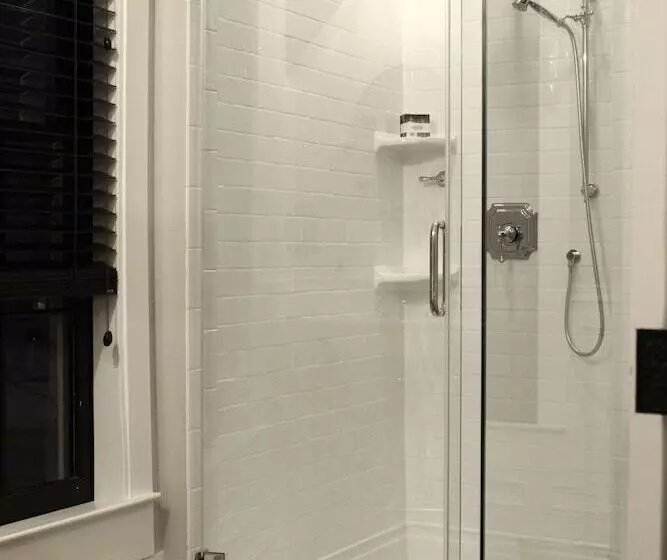 Retkeilymaja The Plainfield Inn