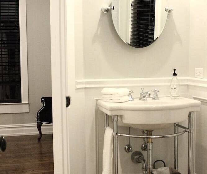 Hostel The Plainfield Inn