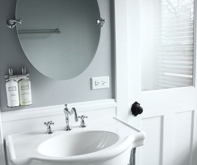 Hostel The Plainfield Inn