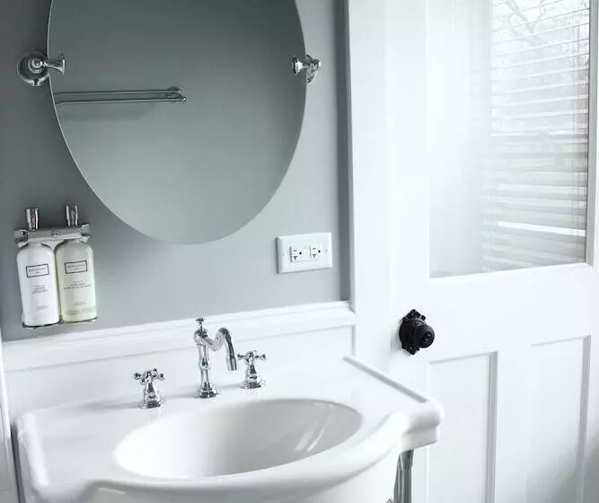 Retkeilymaja The Plainfield Inn