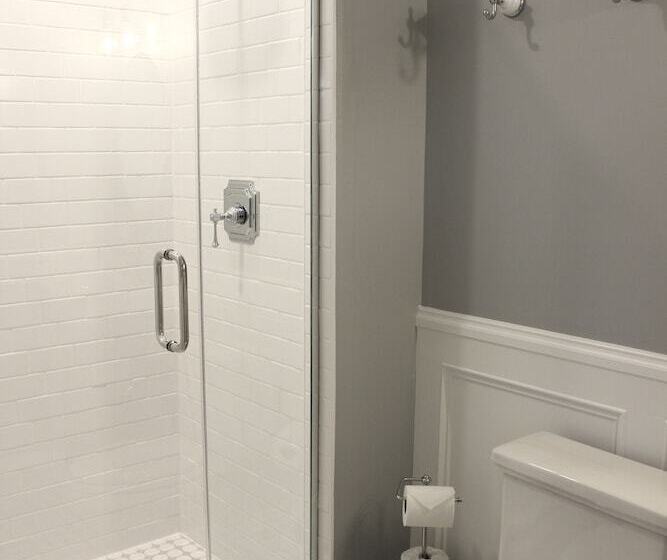 Hostel The Plainfield Inn