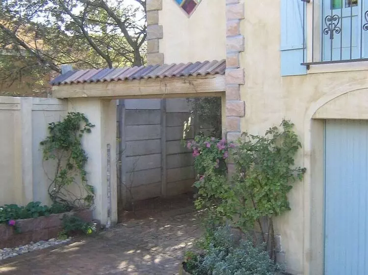 Majatalo Aurora Guest Units