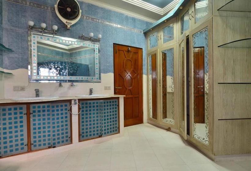 پانسیون Blue Sky Executive