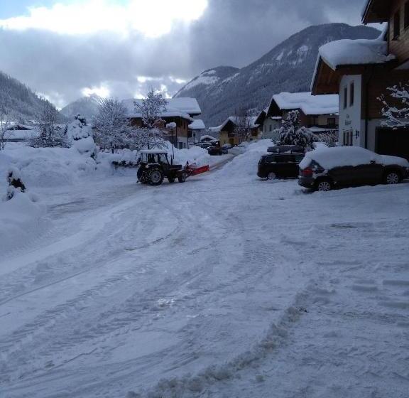 بنسيون Haus Roswitha