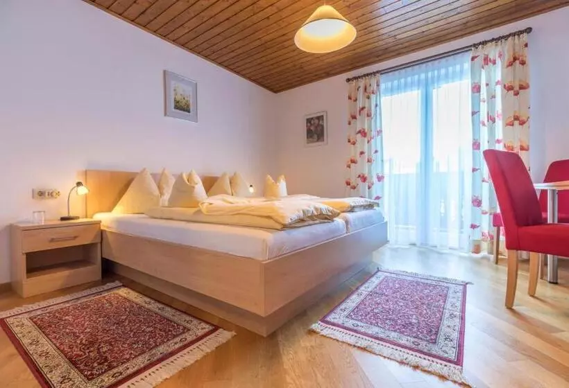 پانسیون Haus Roswitha