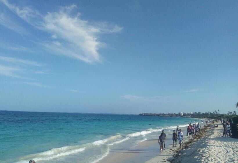 پانسیون Kivulini Homestay