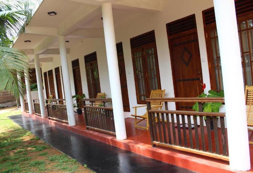 پانسیون Ozone Resort