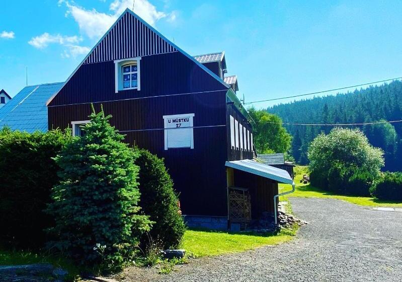 Panzió Penzion U Můstku Hřebečná