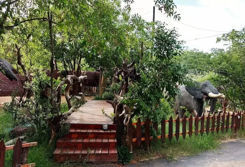 پانسیون Elephant Trail Guesthouse And Backpackers
