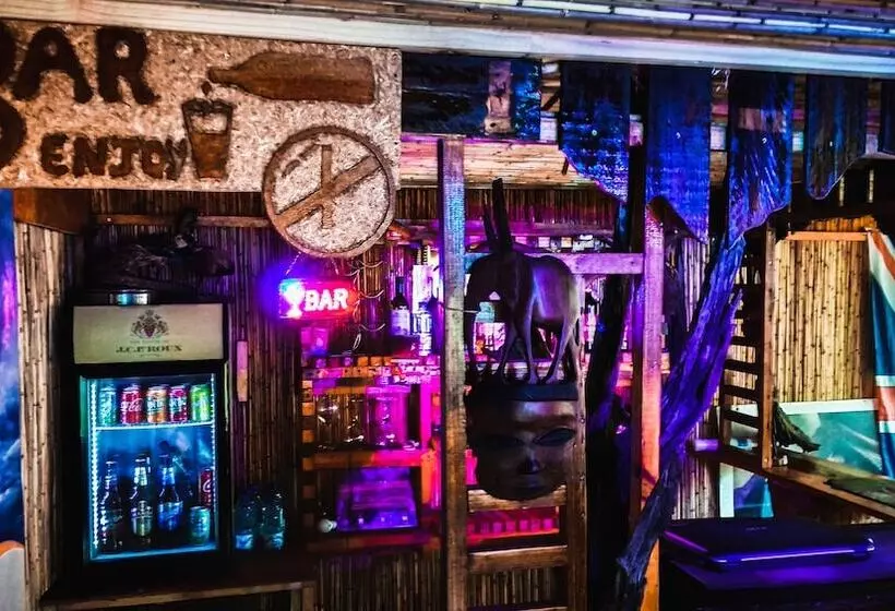 پانسیون Elephant Trail Guesthouse And Backpackers