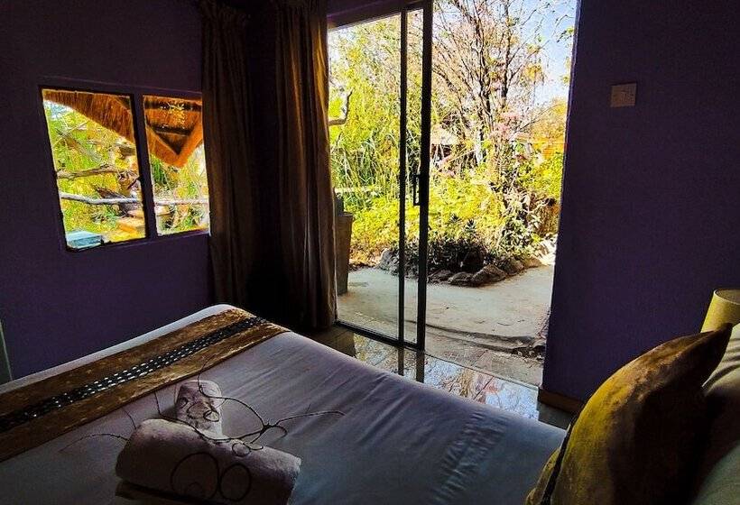 پانسیون Elephant Trail Guesthouse And Backpackers