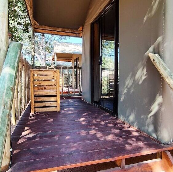 پانسیون Elephant Trail Guesthouse And Backpackers