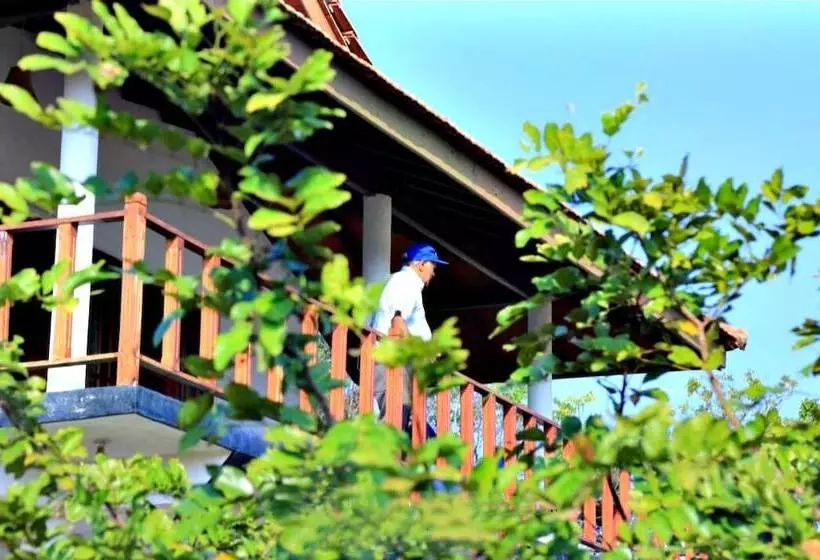 ペンション Pearl Cave Cabanas & Resturant