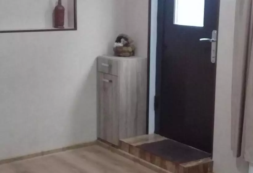 پانسیون Zeiko S Guesthouse