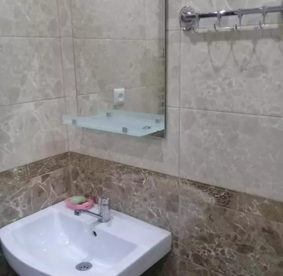 پانسیون Zeiko S Guesthouse