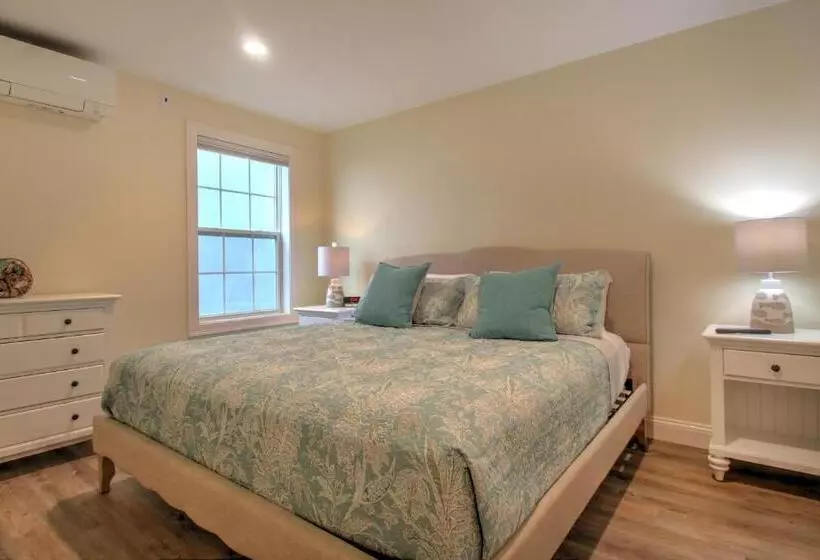 Atlantic Ocean Suites