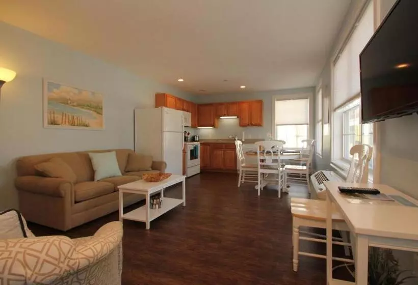 Atlantic Ocean Suites