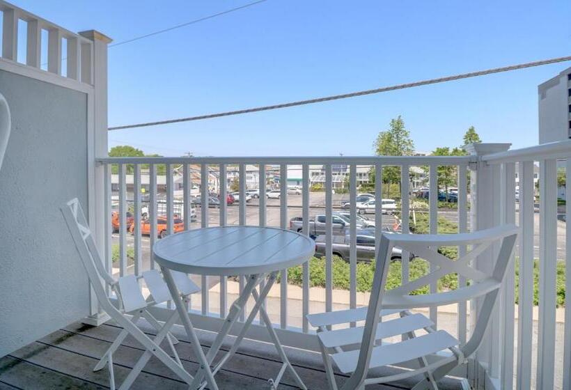 Atlantic Ocean Suites