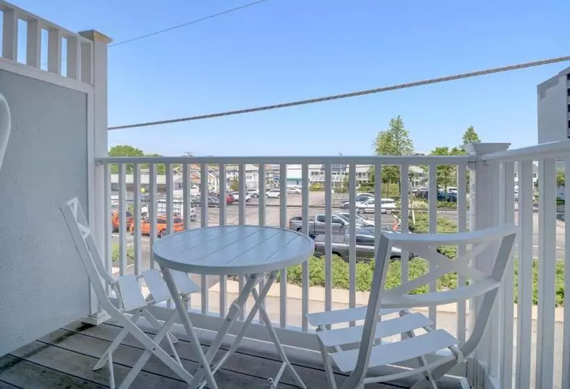 Atlantic Ocean Suites