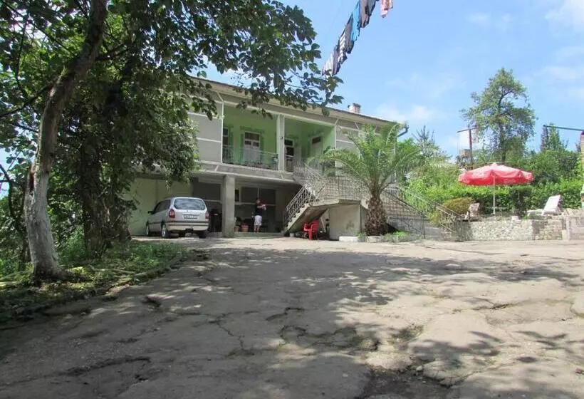 پانسیون Joni Guest House