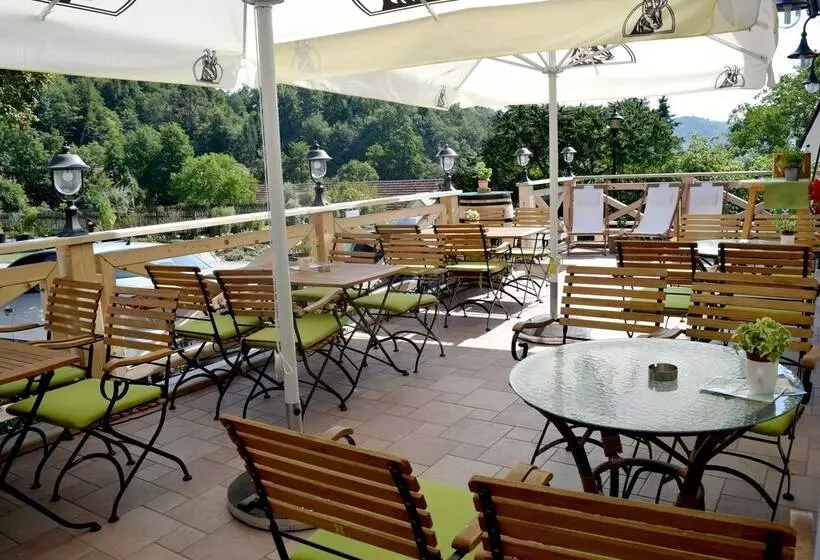 ユースホステル Guest House Pod Grebenom