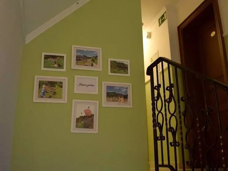 ユースホステル Guest House Pod Grebenom