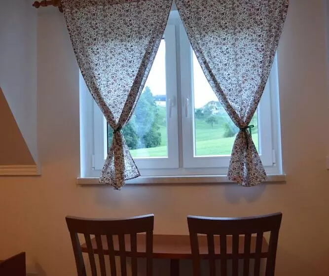 ユースホステル Guest House Pod Grebenom