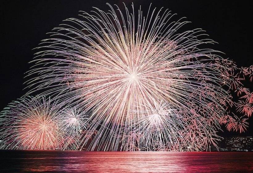 فنادق الكبسولة Calendar