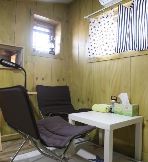 פנסיון Basecamp Guesthouse  Hostel