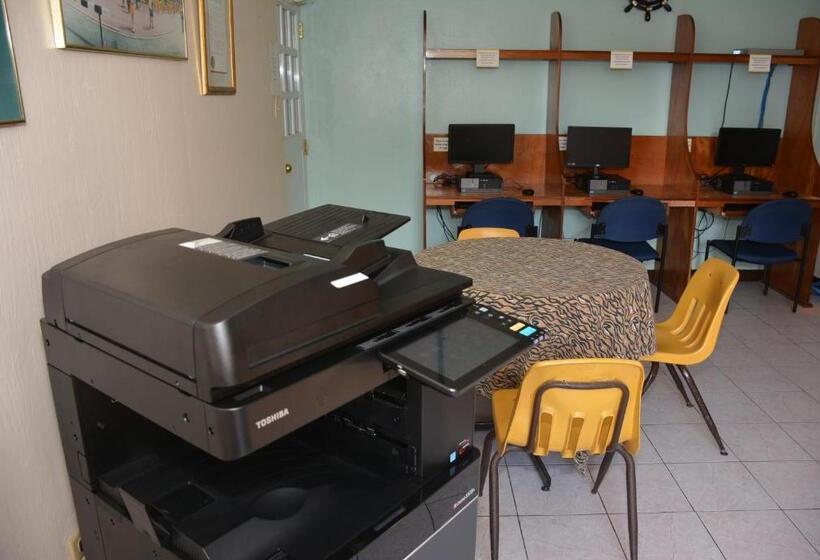 پانسیون Hostal Universitario