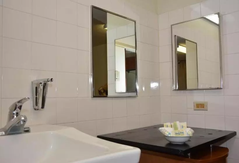 پانسیون Hostal Universitario