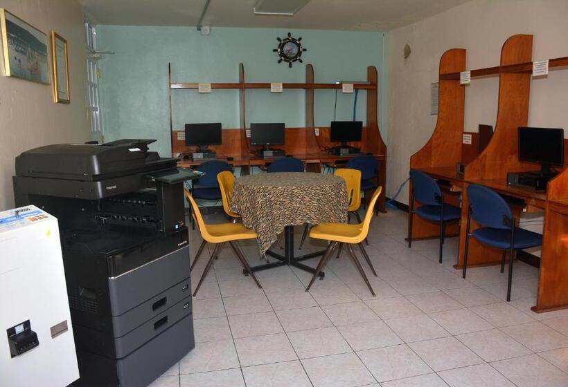 پانسیون Hostal Universitario