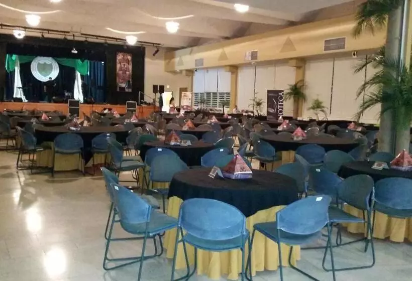 پانسیون Hostal Universitario