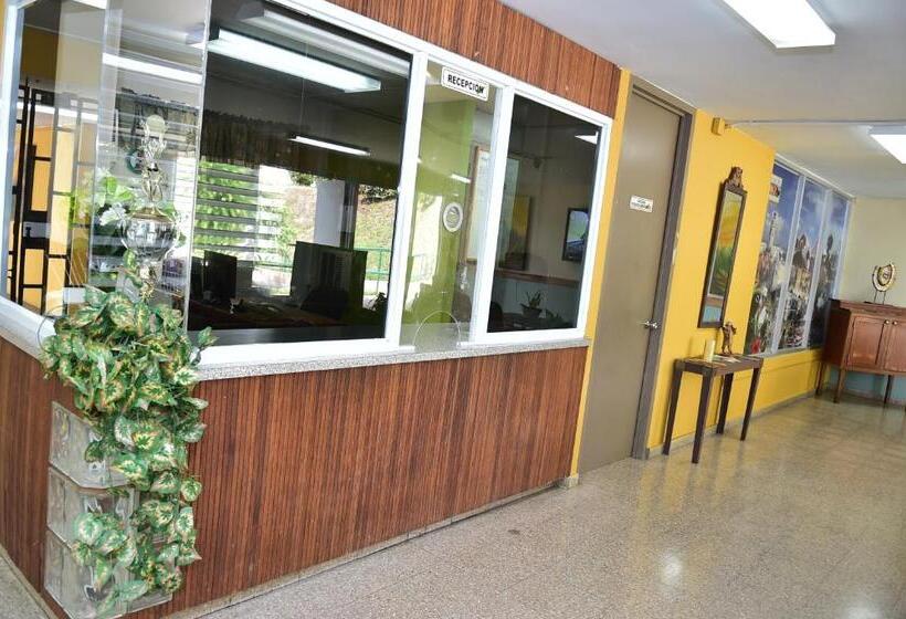 پانسیون Hostal Universitario