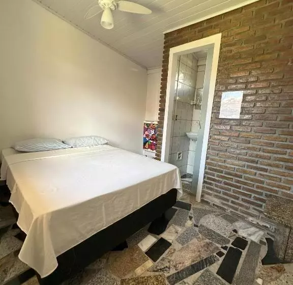 ペンション Pousada Luar