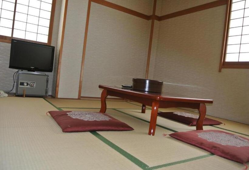 פנסיון Shinazawa