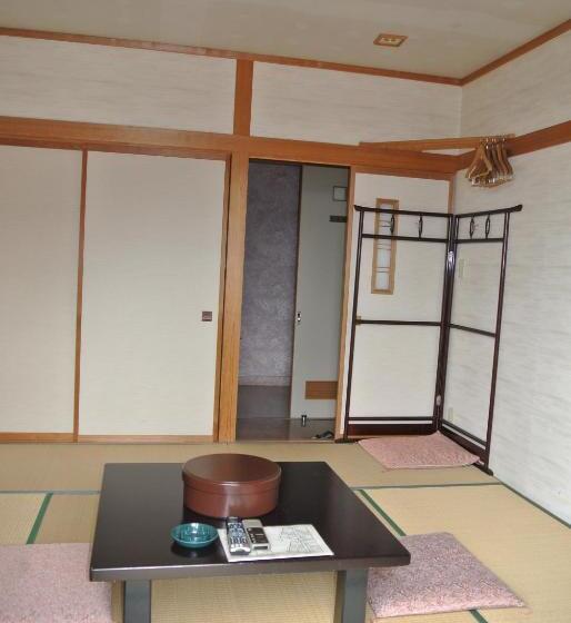 פנסיון Shinazawa