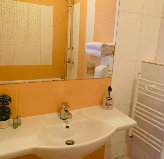 پانسیون скерцо Skerzzo Guest House