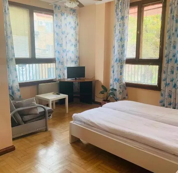 پانسیون скерцо Skerzzo Guest House